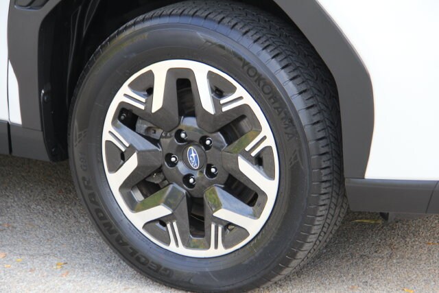 2025 Subaru Forester Premium - Photo 13