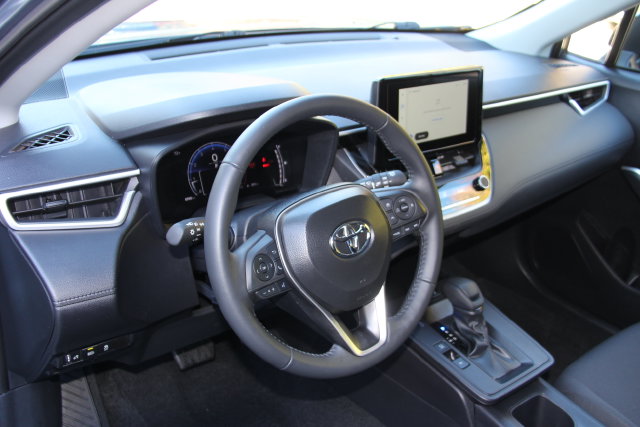 2026 Toyota Corolla Cross LE - Photo 20