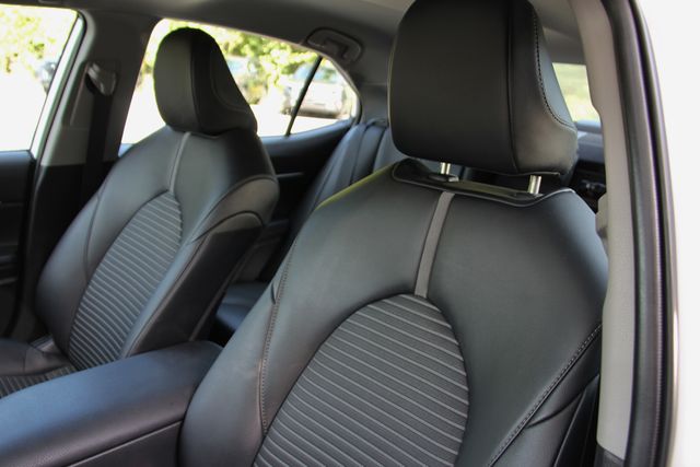 2023 Toyota Camry SE - Photo 16
