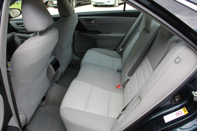 2016 Toyota Camry LE - Photo 30
