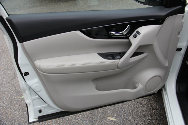 2020 Nissan Rogue Sport SV - Photo 16