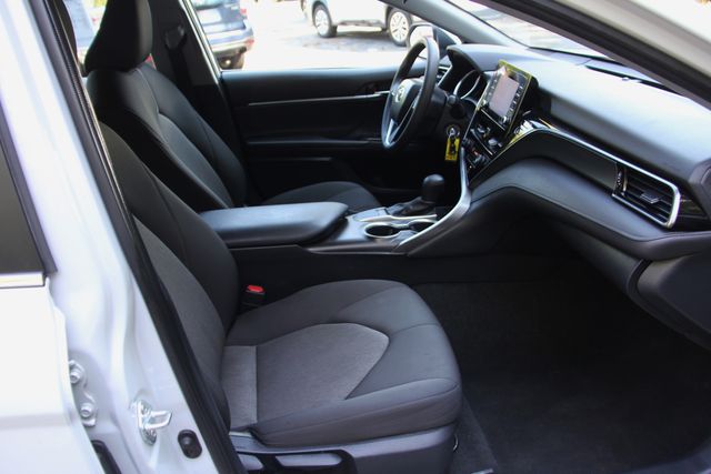2024 Toyota Camry LE - Photo 31
