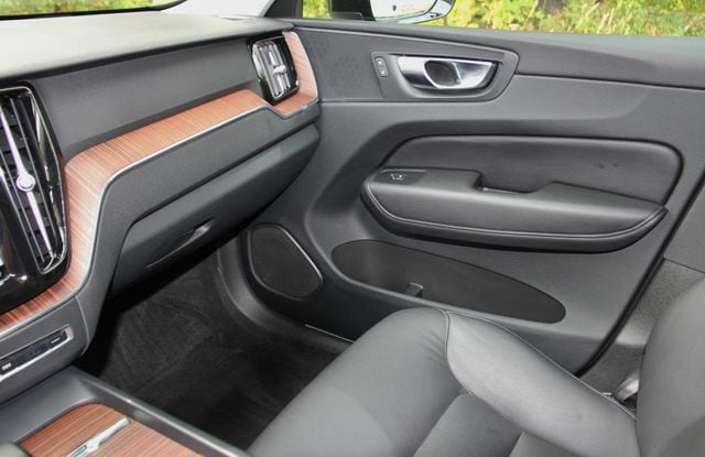 2023 Volvo XC60 Plus - Photo 27