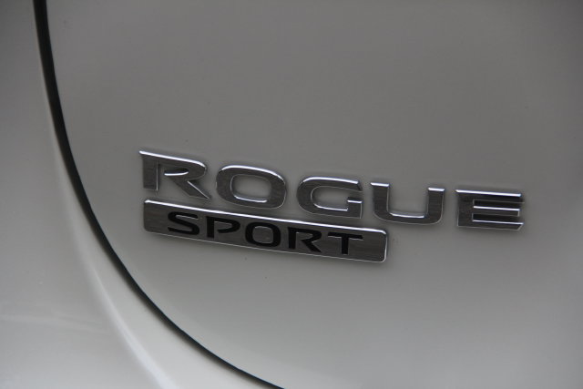 2020 Nissan Rogue Sport SV - Photo 10