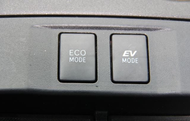2016 Toyota Camry LE - Photo 28