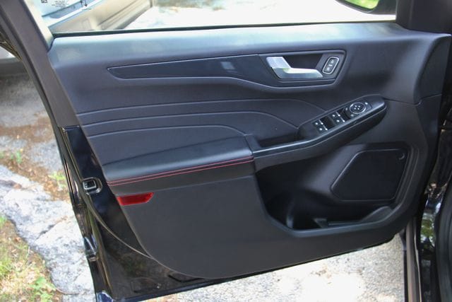 2025 Ford Escape ST-Line - Photo 18