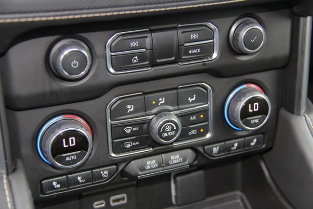 2023 Chevrolet Suburban Premier - Photo 30