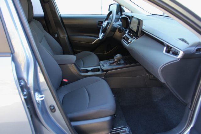 2026 Toyota Corolla Cross LE - Photo 35