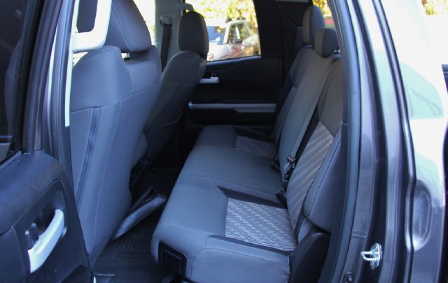 2018 Toyota Tundra SR5 - Photo 32