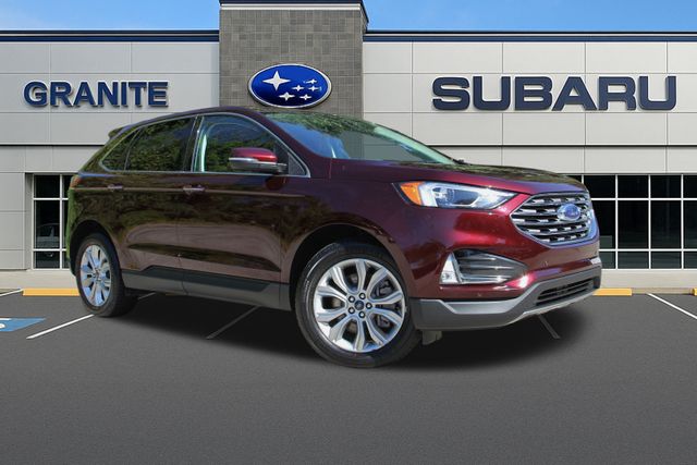 2022 Ford Edge Titanium photo 2