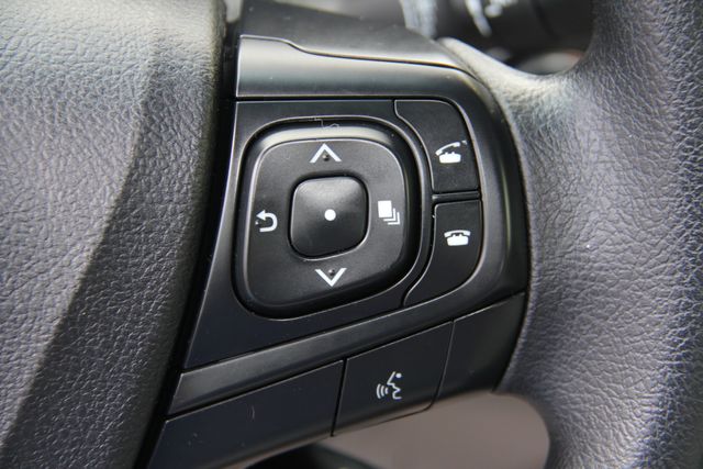 2016 Toyota Camry LE - Photo 22