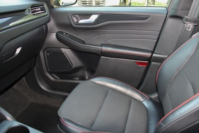 2025 Ford Escape ST-Line - Photo 30