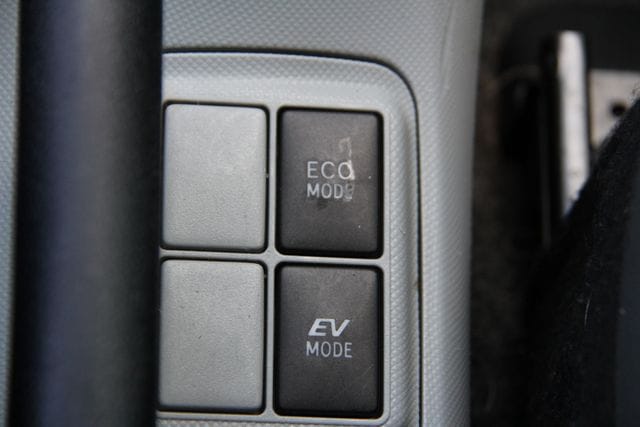 2013 Toyota Prius c Two - Photo 24