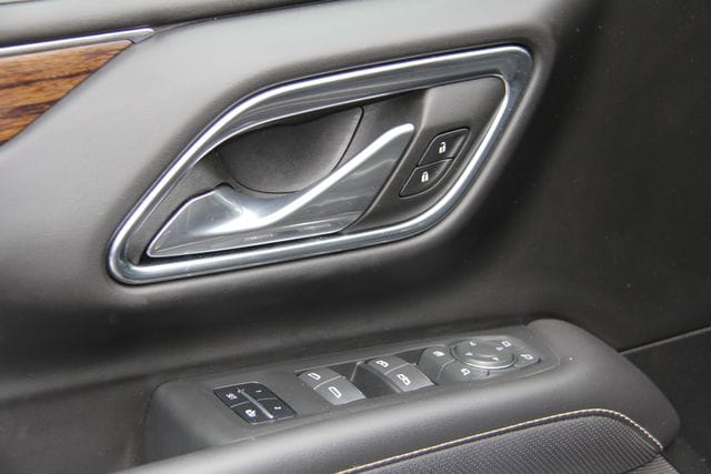 2023 Chevrolet Suburban Premier - Photo 18