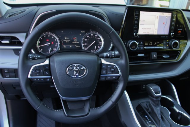 2022 Toyota Highlander XLE - Photo 21