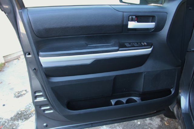 2018 Toyota Tundra SR5 - Photo 18