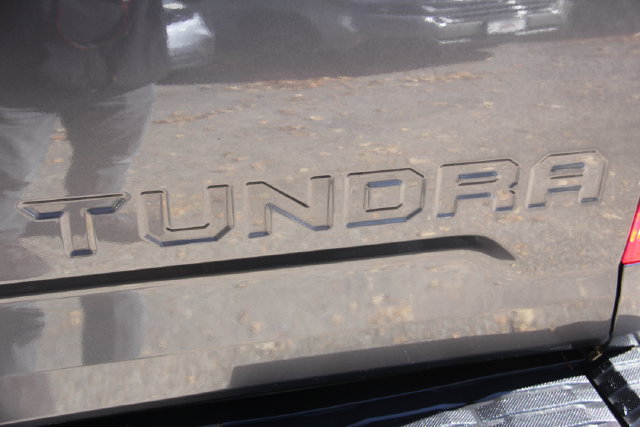 2018 Toyota Tundra SR5 - Photo 10