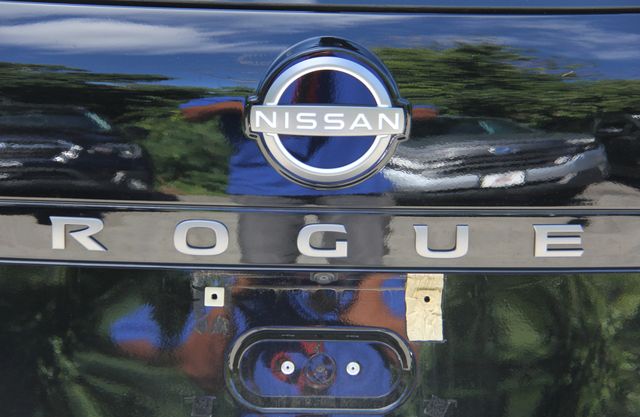 2025 Nissan Rogue SV - Photo 9