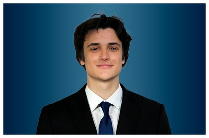 Staff member Elliot Kelley from f6ef81024097