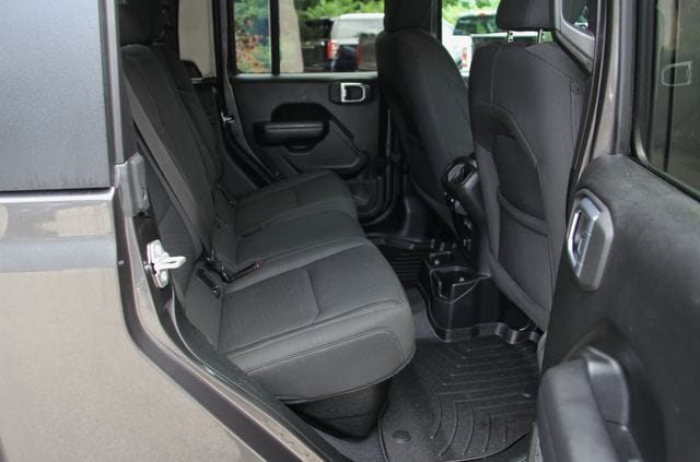 2021 Jeep Gladiator Sport S - Photo 35