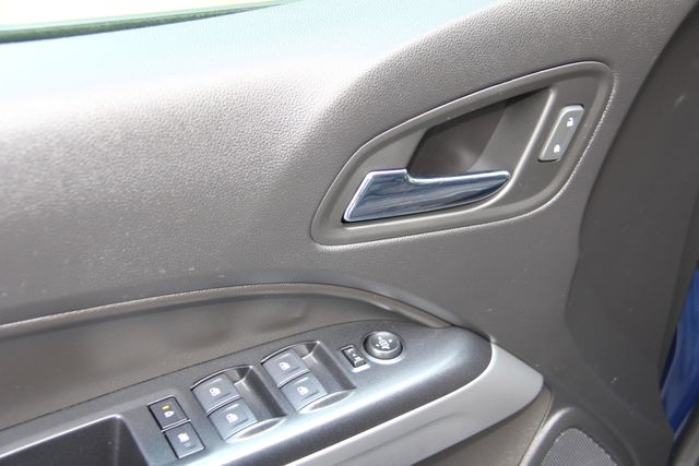 2020 Chevrolet Colorado LT - Photo 18