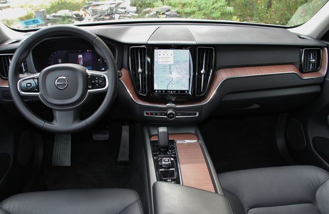 2023 Volvo XC60 Plus - Photo 29