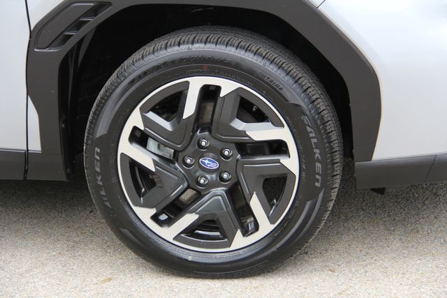 2025 Subaru Forester Limited - Photo 13