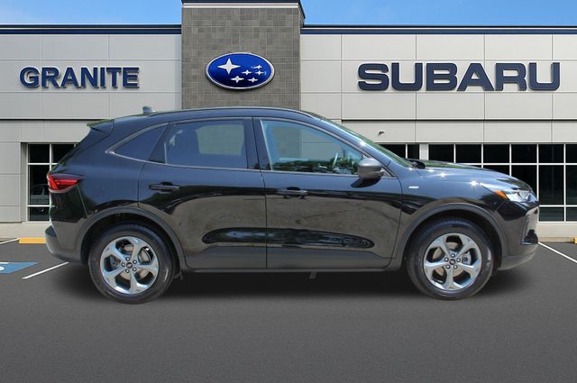 2025 Ford Escape ST-Line - Photo 13
