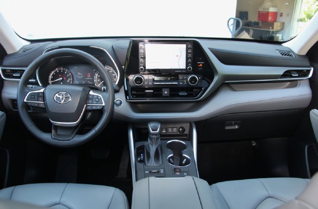 2022 Toyota Highlander XLE - Photo 36