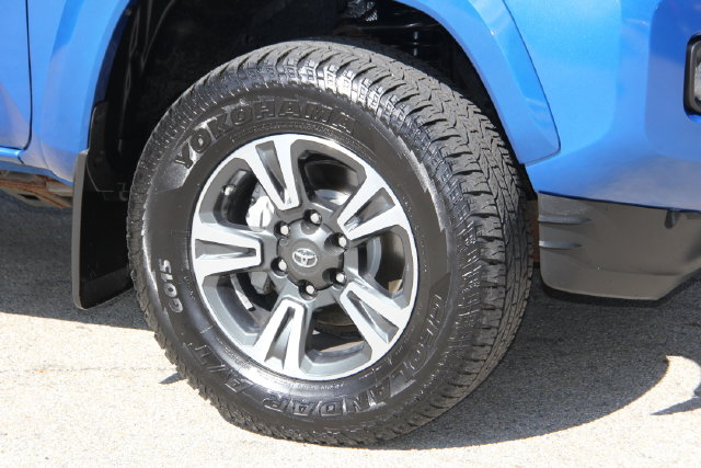 2017 Toyota Tacoma TRD Sport - Photo 13