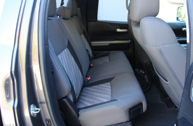 2018 Toyota Tundra SR5 - Photo 34