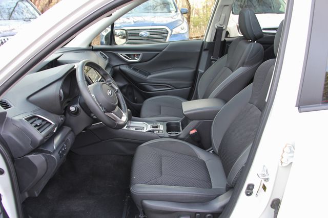 2024 Subaru Forester Premium - Photo 17