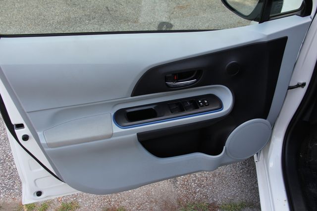 2013 Toyota Prius c Two - Photo 14
