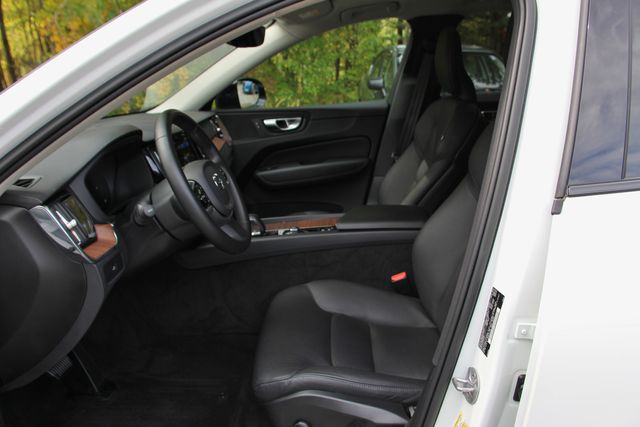 2023 Volvo XC60 Plus - Photo 13