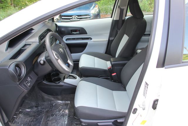 2013 Toyota Prius c Two - Photo 15