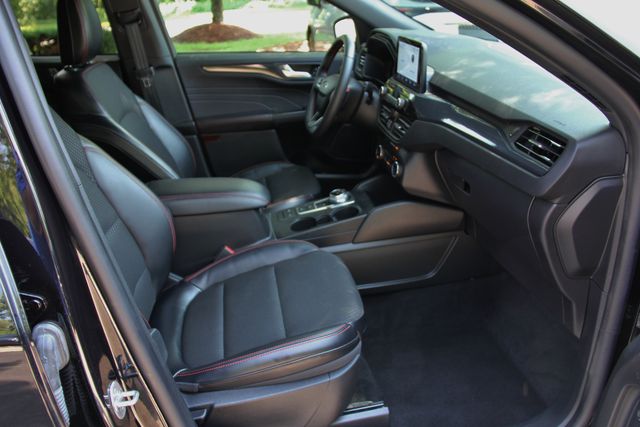 2025 Ford Escape ST-Line - Photo 35