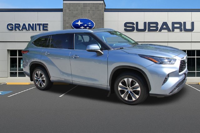 2022 Toyota Highlander XLE - Photo 12