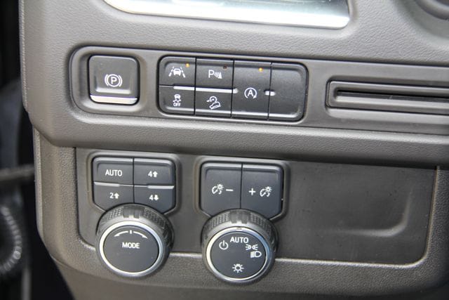 2023 Chevrolet Suburban Premier - Photo 34