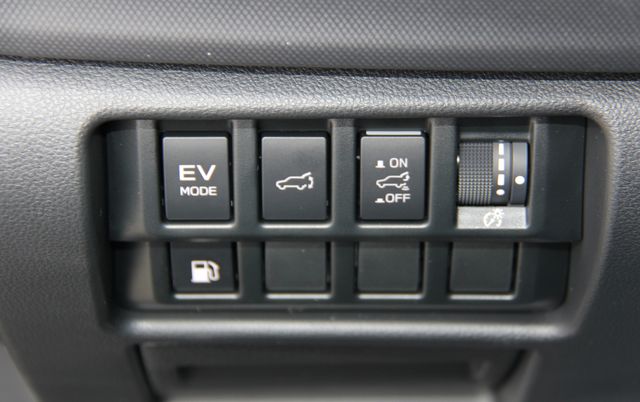 2025 Subaru Forester Limited - Photo 31