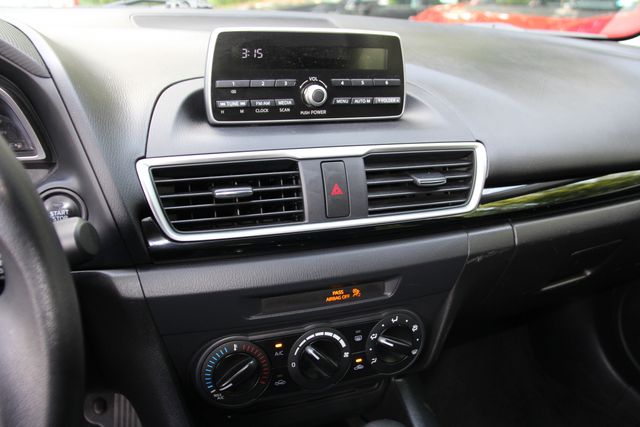 2014 Mazda MAZDA3 i Sport - Photo 23