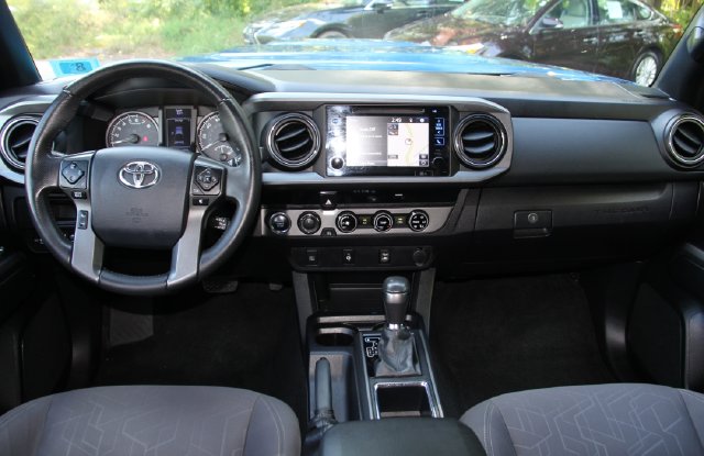 2017 Toyota Tacoma TRD Sport - Photo 30