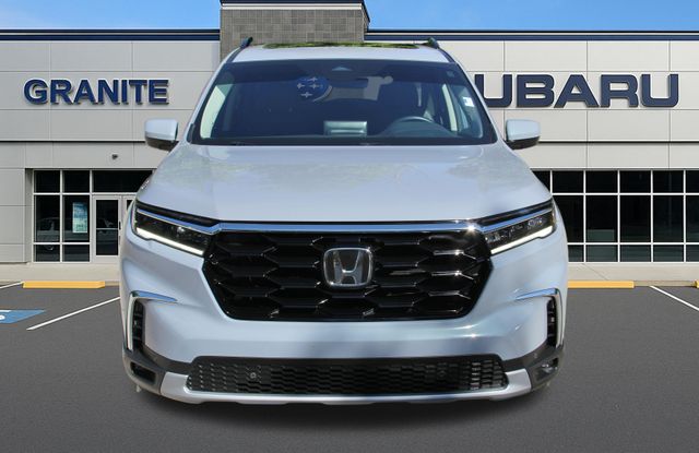 2025 Honda Pilot Touring - Photo 5