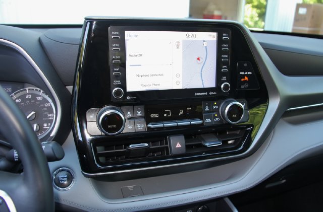 2022 Toyota Highlander XLE - Photo 26