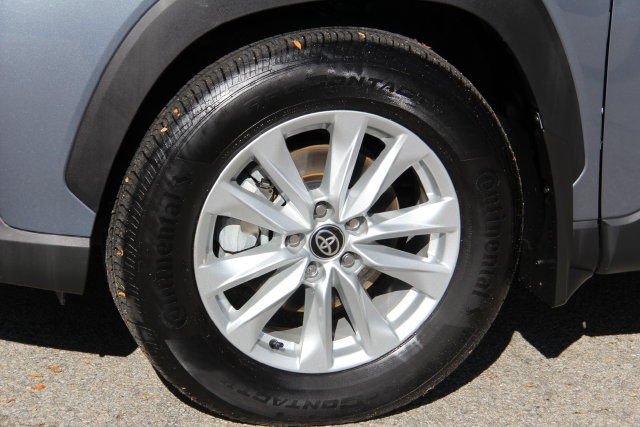 2026 Toyota Corolla Cross LE - Photo 14