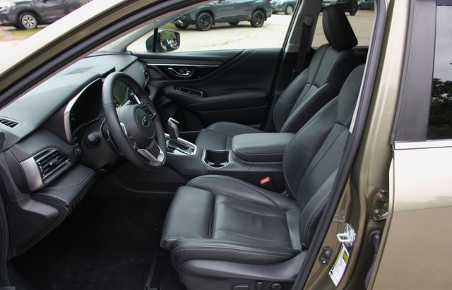 2021 Subaru Outback Limited - Photo 18
