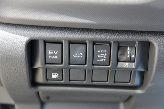2025 Subaru Forester Limited - Photo 32
