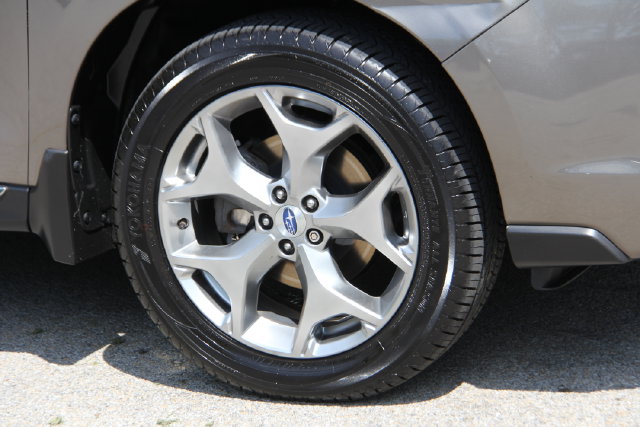 2018 Subaru Forester Touring - Photo 13