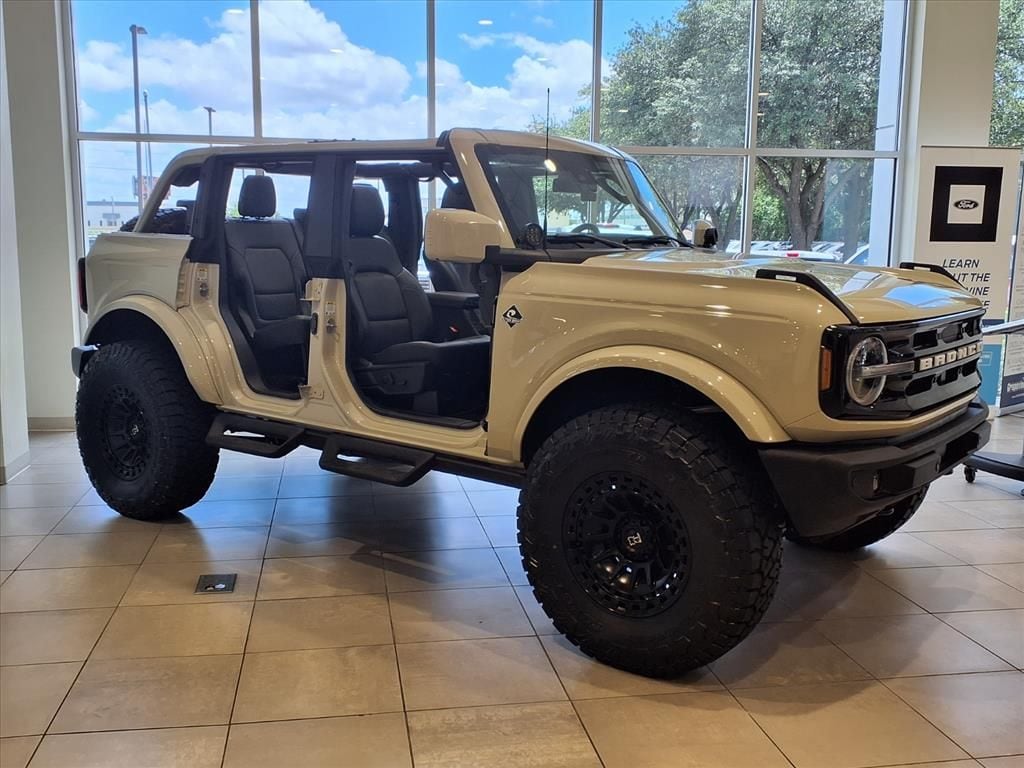 New 2026 Ford Bronco Outer Banks SUV