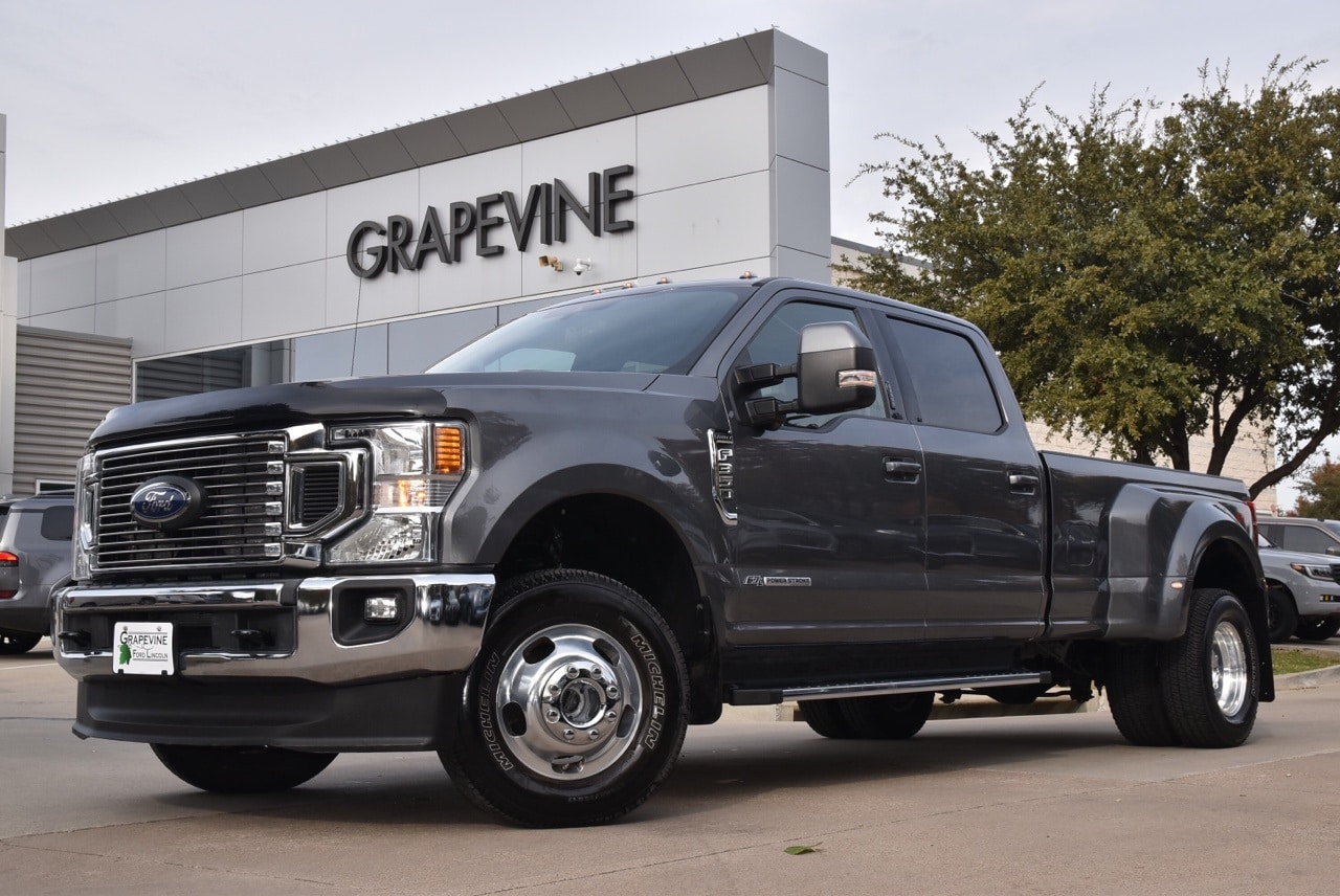 2021 Ford F-350 Super Duty Lariat's photo