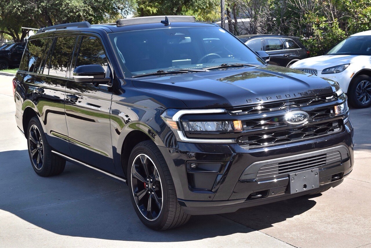 2024 Ford Expedition Limited photo 2
